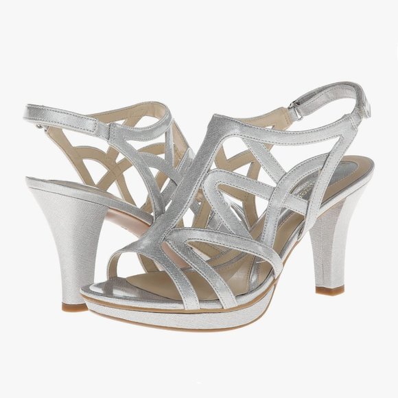 naturalizer wide width heels